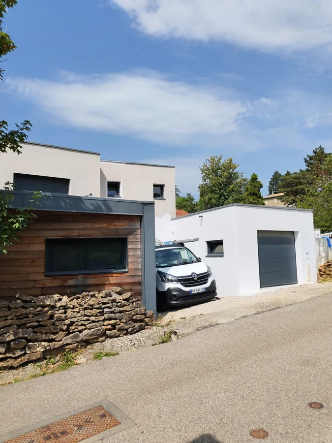 Façades et garage remis en peinture, chantier livré — CQP Monts d'Or